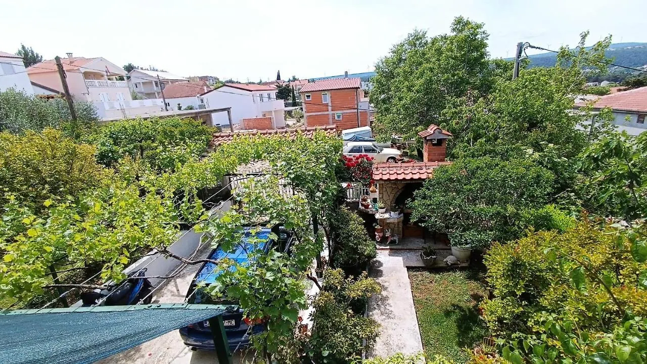 Apartman Mihaela Gornji Karin Apartment